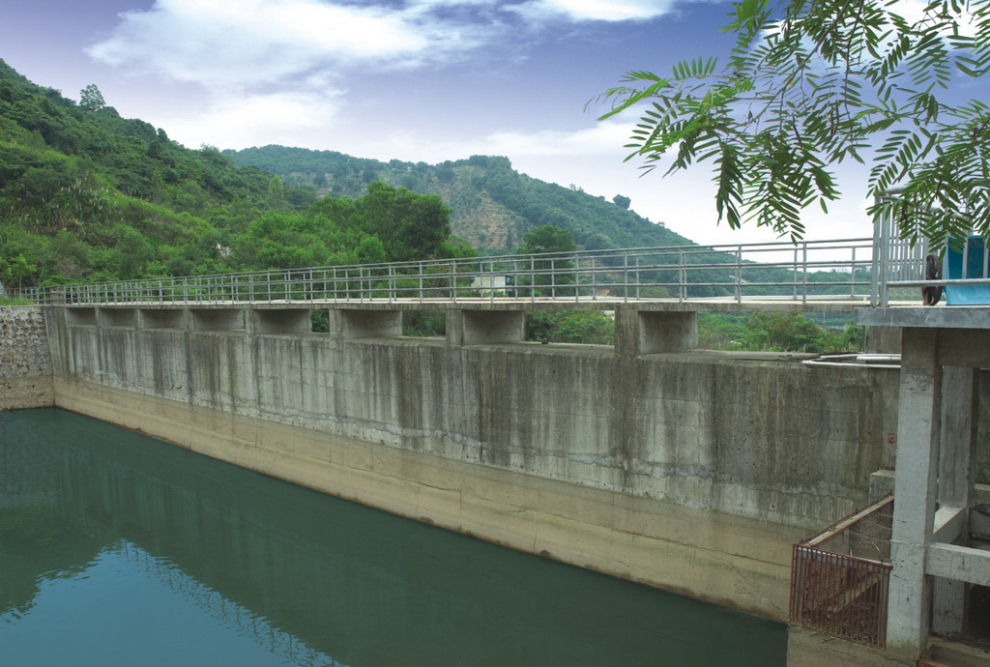 深圳-茅州河堤坝工程